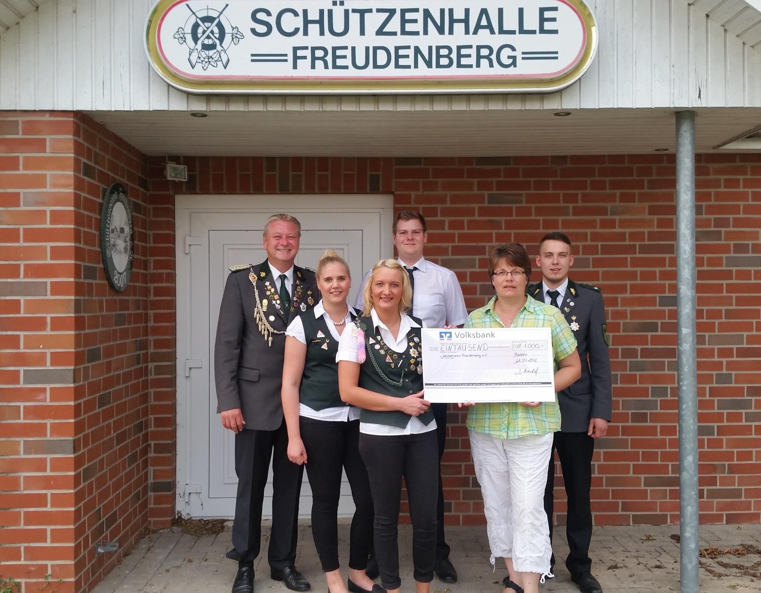 Bild "Aktuelles:Freudenberg_Spende.JPG"
